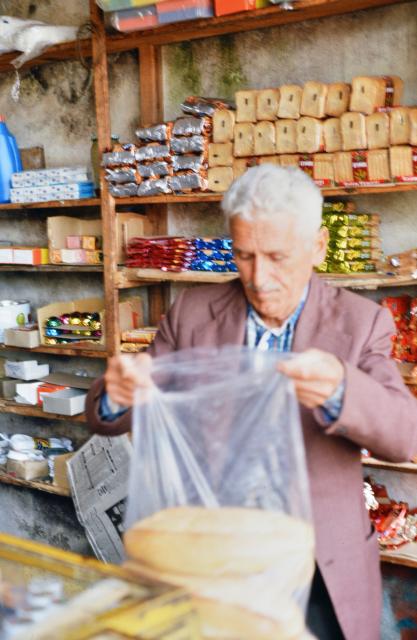 Einkauf von Brot in Ardeşen