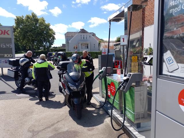 Ean der Tankstelle in Ny Hoyen