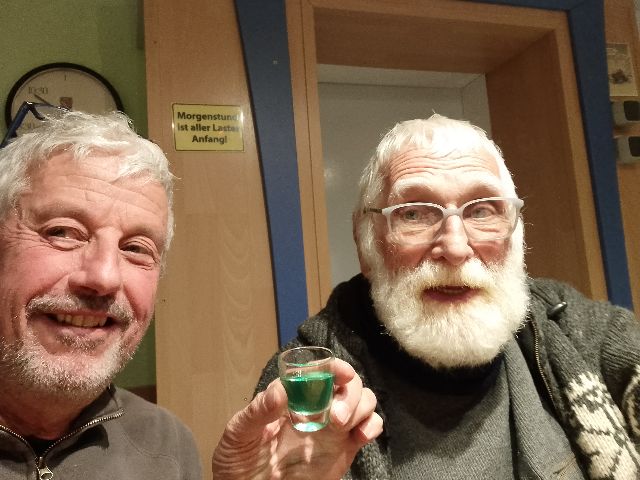 Ein leckeres Likörchen durfte natürlich nicht fehlen - aber da die meisten am folgenden Tag zurück fahren wollten, hieß es Maß halten.