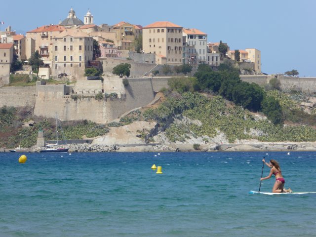 am Strand vor Calvi