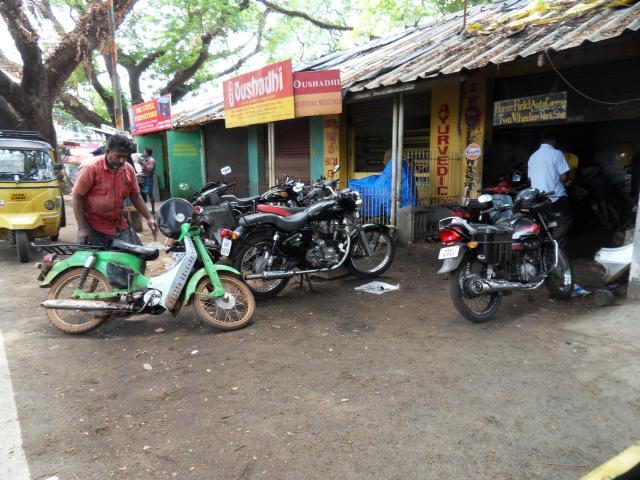 Motorradwerkstadt in Cochi