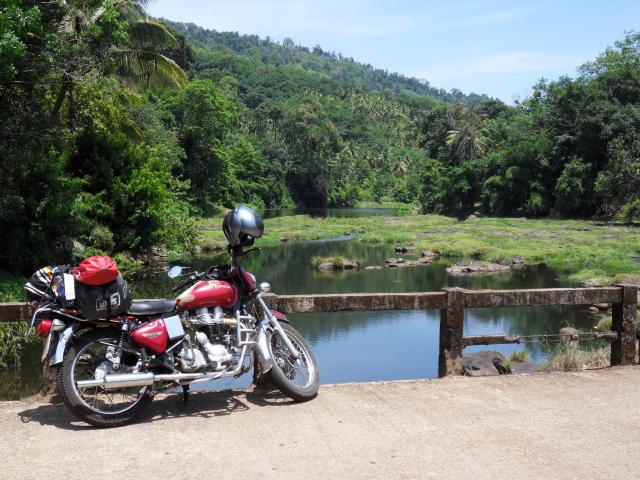 entlang des Pamba-Flusses nach Sabarimala