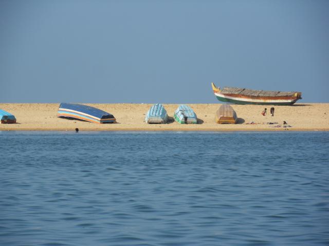 Boote am Sandstrand