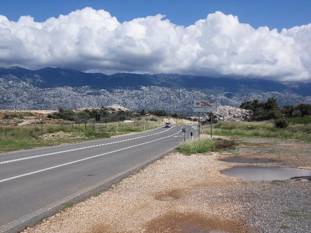 auf der Insel Rab - dunkle Wolken über dem Festland