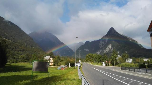 Regenbogen auf dem Weg nach Bovec