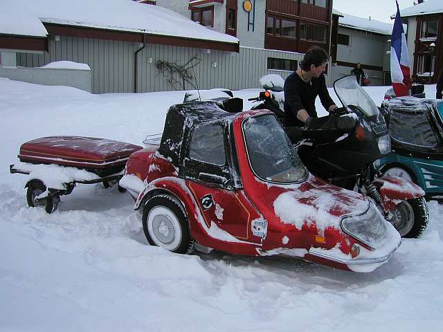 französisches Gespann mit Anhänger - hätten´s nicht auch Holländer sein können?