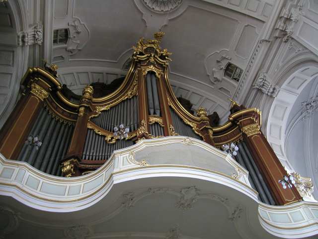 Blick auf die Orgel im Michel