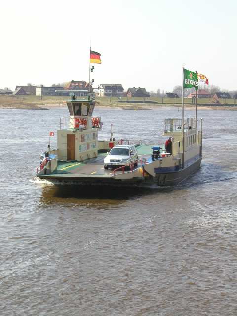 Fhre am Zollspieker Hauptdeich