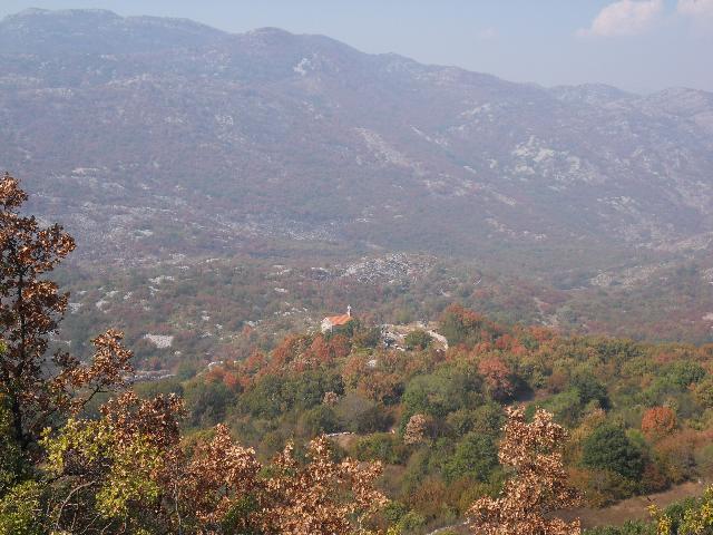 Gebirgsdorf in Montenegro