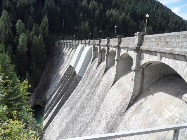 Staumauer bei Auronzo di Cadore