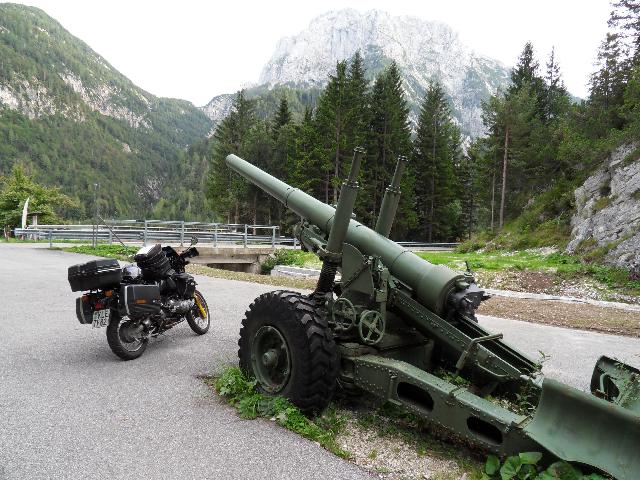 an der Bunkeranlage am Lago del Predil