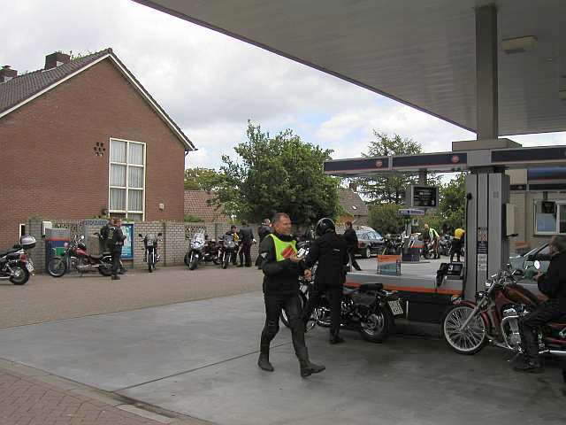 an der Tankstelle