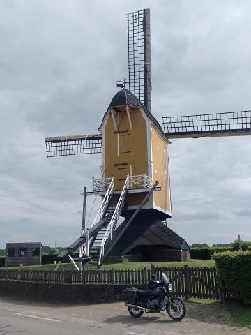 an der Sint Hubertus Molen in Klein Genhout/NL 