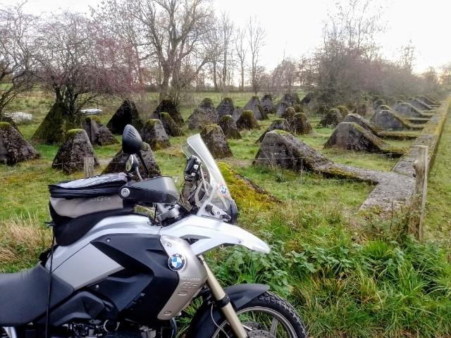 Überreste des Westwalls – ständige Begleiter am Wegesrand
