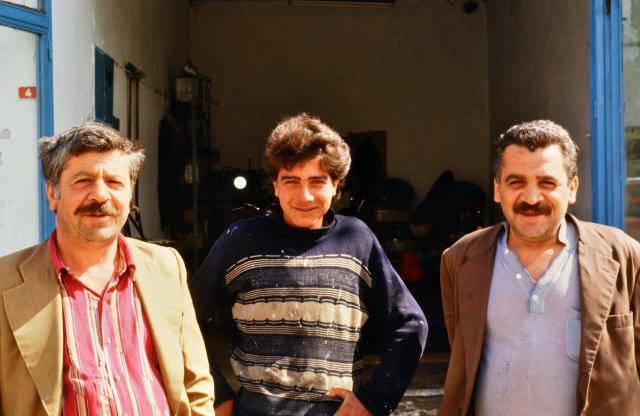Vor der Motorradwerkstatt in Erzurum
