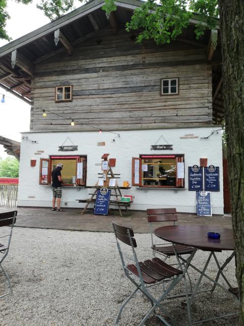 abends im Biergarten
