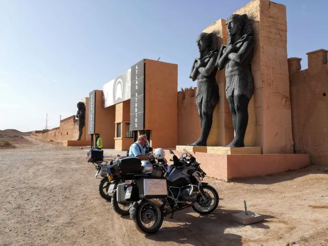 vor den Atlas Studios in Ouarzazate