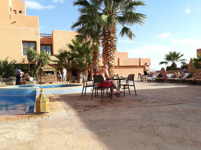 Blick auf den Innenhof des Hotels