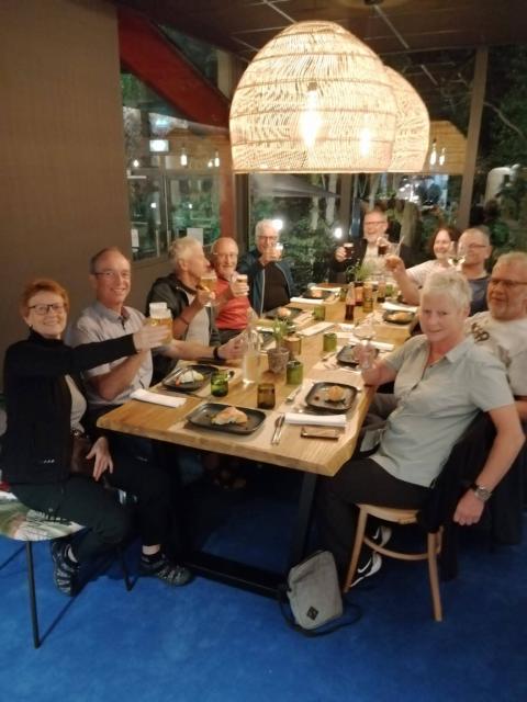 Die Blue-Group beim allerletzten Abendessen