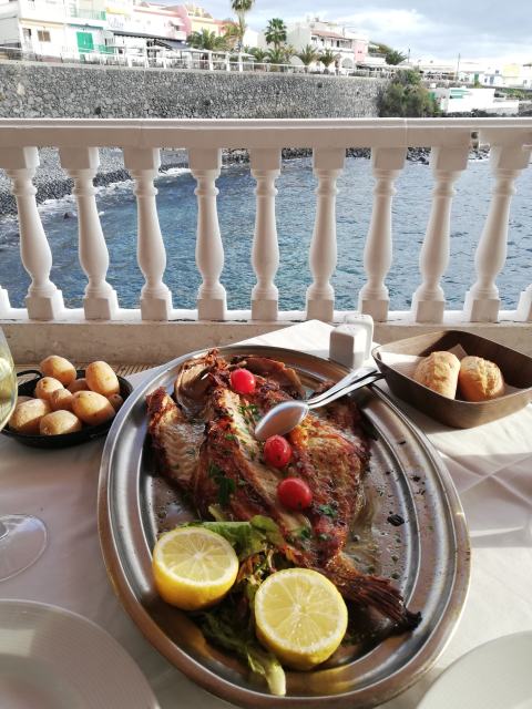 Fisch zum Abendessen in La Caleta