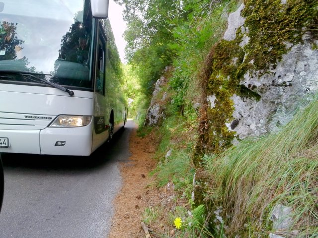 sehr enge Straßen oberhalb der Bucht von Kotor