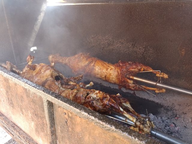 Grill mit Schaf