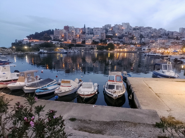 Yachthafen von Kavala im Abendlicht