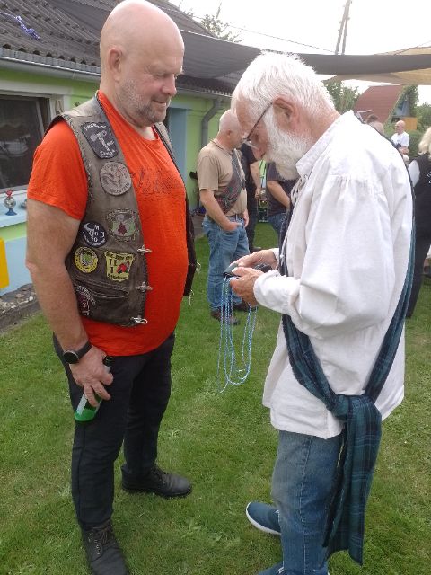 Gastgeber Nikolaus bei der Ordenserleihung</p>
