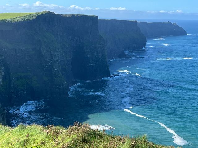Unser erster großer Halt waren die Cliffs of Moher. 