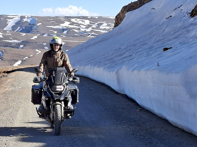 Auf dem Weg nach Agoudal überschritten wir schließlich die 2900-Meter-Marke – eine der höchstgelegenen befahrbaren Regionen Marokkos.