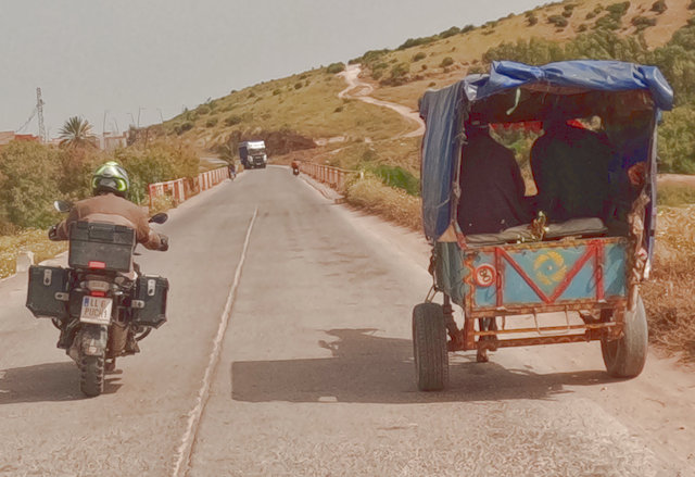Auch andere 2-Räder waren auf der Straße.