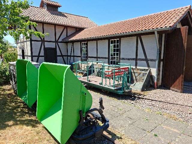 Fehldbahn-Bahnhof auf dem Hofgut Serrig