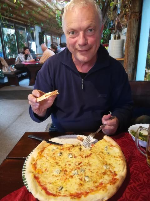 Reini und seine Pizza