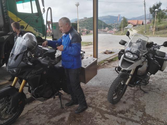 endlich eine Tankstelle!