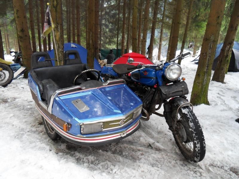 Kirmes-Auto als Beiwagen