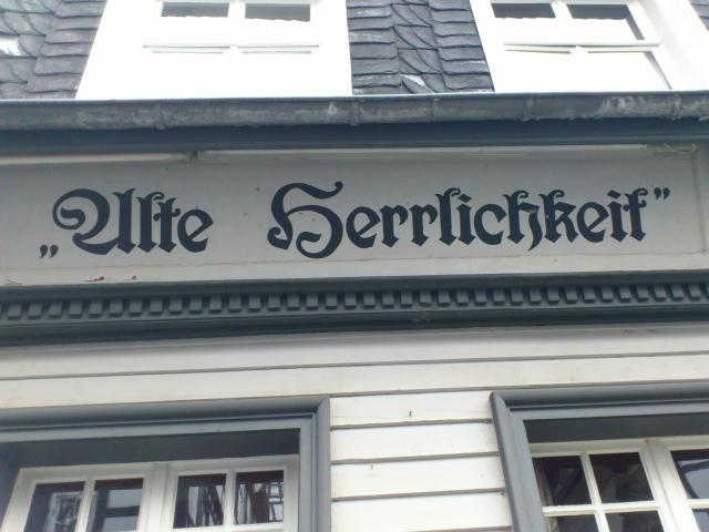 Nur ein Klick zurück zur Bildübersicht !