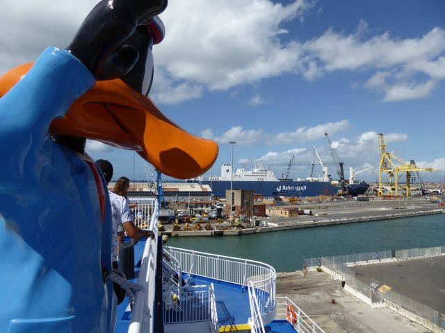 Abfahrt im Hafen von Livorno