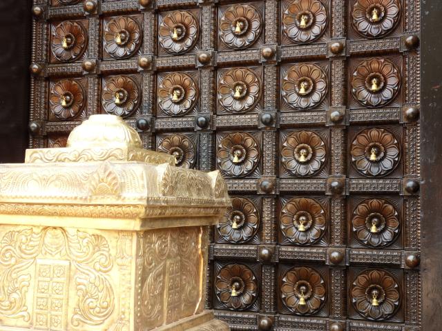 ein anderer Tempel am Wegrand