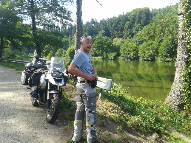 Pause an einem Teich bei Zinswiller