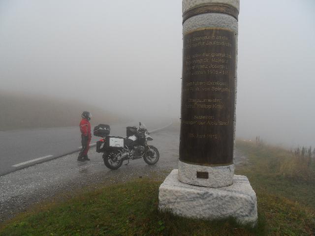 Und so waren unsere Aussichten auf dem Jaufenpass.