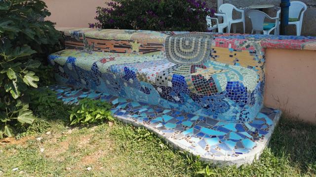 Mosaikverzierte Bank, Mali Lošinj