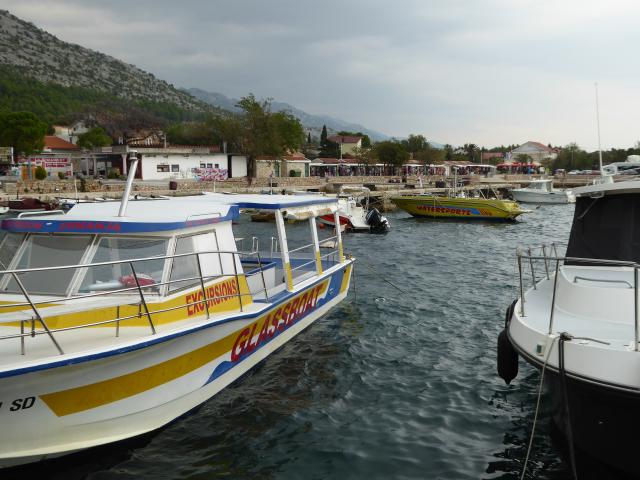 am Yachthafen von Starigrad