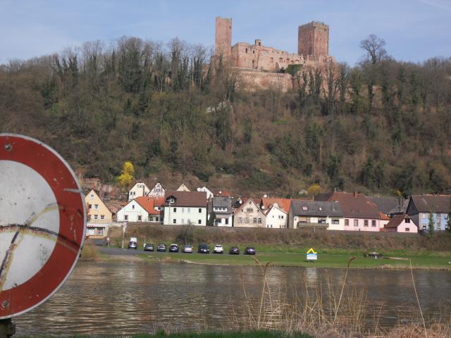 Mondfeld, ein charmantes kleines Drfchen am Rande des Maintals