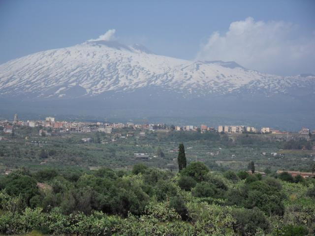 tna-Blick hinter Catania