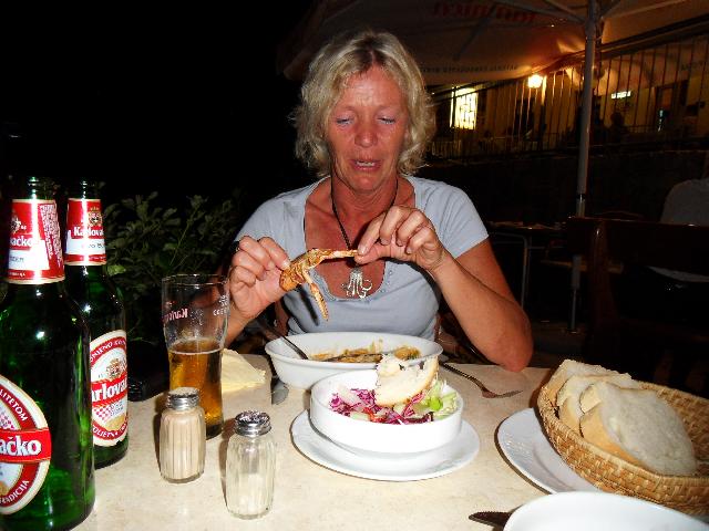 abends in einem Fischrestaurant in Klenovica