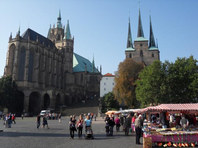 vor dem Erfurter Dom