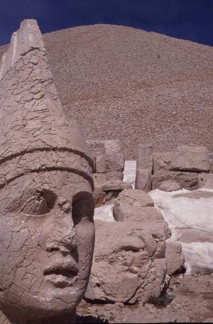 der Grabberg im Hintergrund