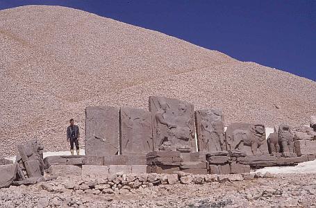 der Grabberg im Hintergrund