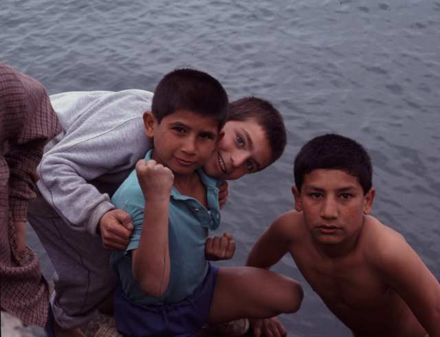 Kinder am Hafen von Karatas