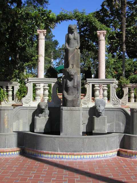echte Antiquitäten aus aller Herren Länder im Hearst Castle